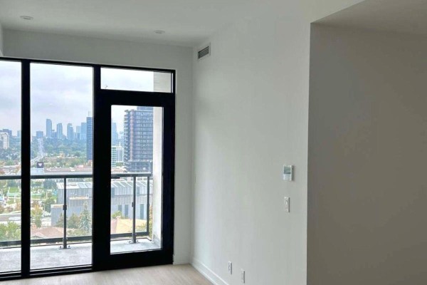 1015 - 699 Sheppard Avenue E, Toronto, ON M2K0J5 Photo 3