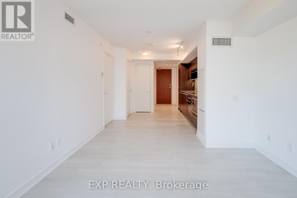 1015 - 80 Queens Wharf Road, Toronto, ON M5V0J2 Photo 5