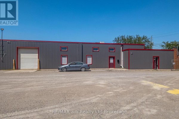 1015 Hargrieve Road, London South, ON, photo 2
