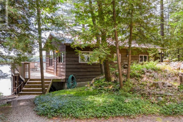 1015 Oak Lane N, Frontenac, ON, photo 2
