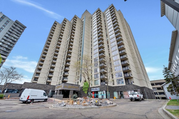 10151, 10153 Saskatchewan Dr Nw, Edmonton, AB T6E6B6 Photo 3