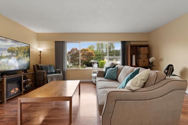 Foyer - 10151 Wedgewood Drive, Fairfield Island, Chilliwack, BC V2P6C1 Photo 5