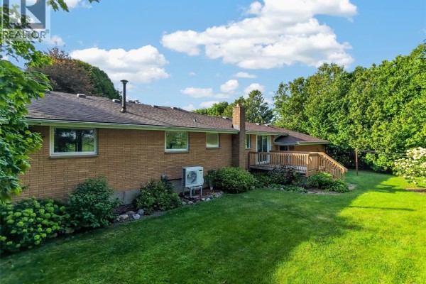 4pc Bathroom - 10156 Longwoods Road, Chatham, ON N7M5J7 Photo 5