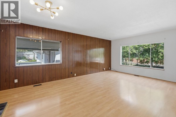 1016 E 18th Avenue, Vancouver, BC V5V1H1 Photo 2