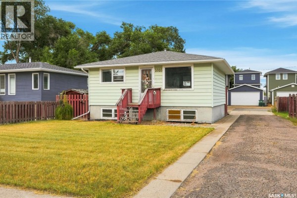 1016 Hastings Street, Moose Jaw
