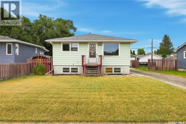 1016 Hastings Street, Moose Jaw, SK, photo 2
