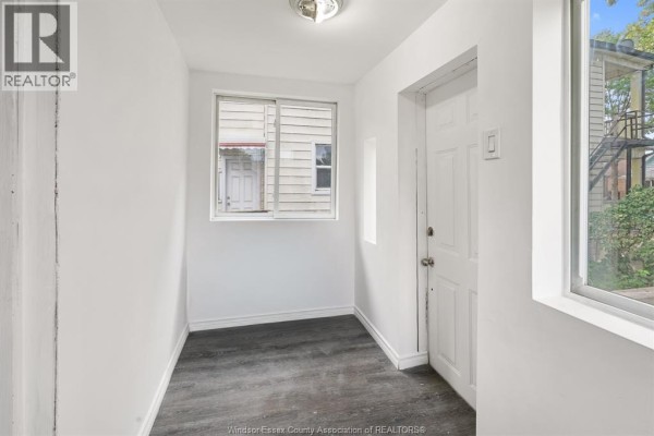 1016 Hickory Rd, Windsor, ON, photo 3