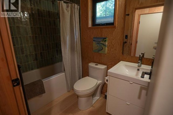 Primary Bedroom - 1016/1018 Johnson Lane, Savary Island, BC V0N2G0 Photo 5