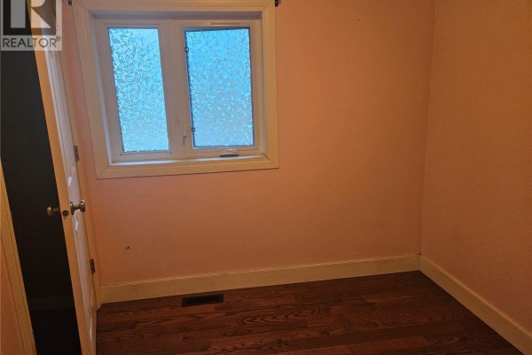 Bedroom - 1017 Coteau Street W, Moose Jaw, SK S6H5G3 Photo 4