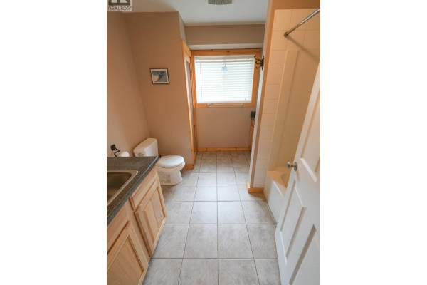 Living room - 1017 Hume Street, Slocan, BC V0G2C0 Photo 5