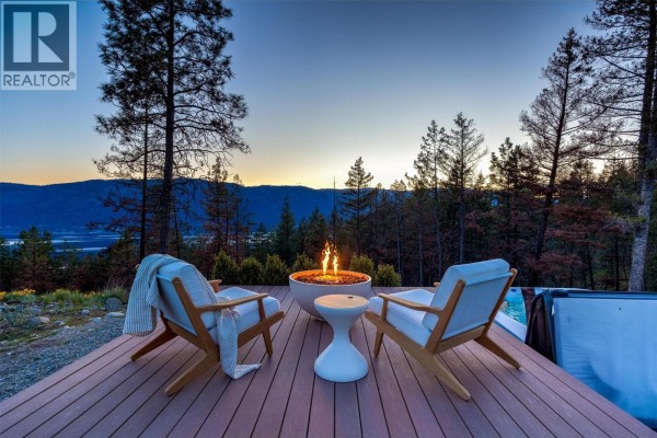 4pc Bathroom - 10178 Beacon Hill Drive, Lake Country, BC V4V0A9 Photo 4
