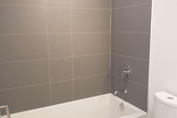1018 - 33 Helendale Avenue, Toronto, ON M4R1C5 Photo 5