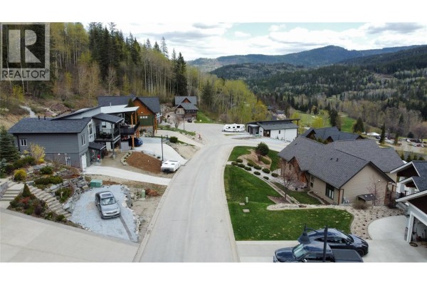1018 Silvertip Road, Rossland, BC, photo 3