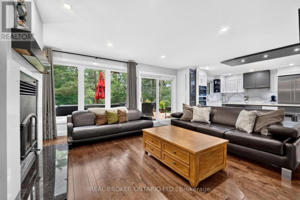 Great room - 1018 Whites Road, Muskoka Lakes, ON P0B1J0 Photo 5