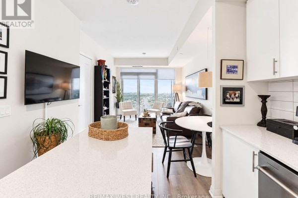 Primary Bedroom - 1019 - 9000 Jane Street, Vaughan, ON L4K0M6 Photo 5