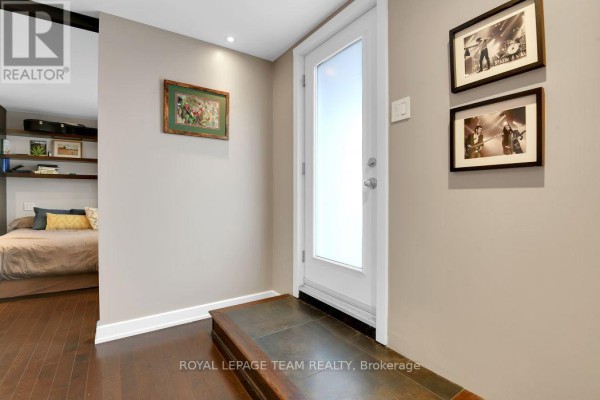 Kitchen - 101c - 997 North River Road, Ottawa, ON K1K3V5 Photo 4