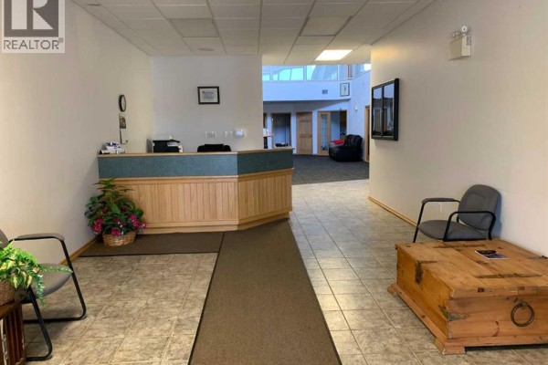 102, 105 6 Avenue Se, Slave Lake, AB, photo 2