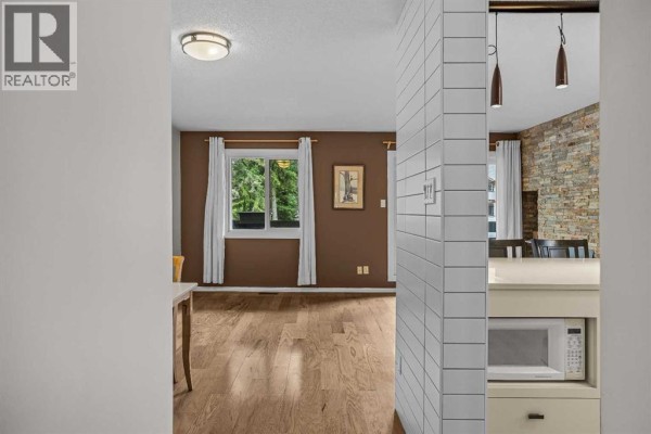 4pc Bathroom - 102, 417 Beaver Street, Banff, AB T1L1G3 Photo 4