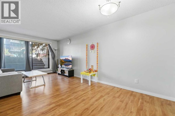 Kitchen - 102, 611 67 Avenue Sw, Calgary, AB T2V0M3 Photo 4