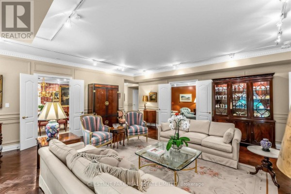 Foyer - 102 - 11 William Carson Crescent, Toronto, ON M2P2G1 Photo 5