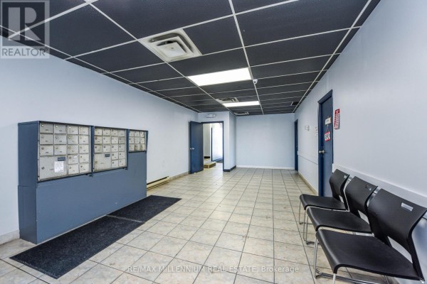 102 - 1300 Steeles Avenue E, Brampton, ON L6T1A2 Photo 3