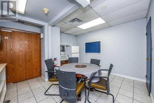 102 - 1300 Steeles Avenue E, Brampton, ON L6T1A2 Photo 4