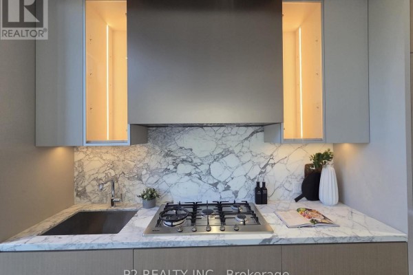 102 - 2 Forest Hill Road, Toronto, ON M4V2L3 Photo 5
