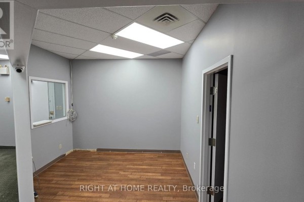 102 - 2201 Warden Avenue, Toronto, ON M1T1V5 Photo 5