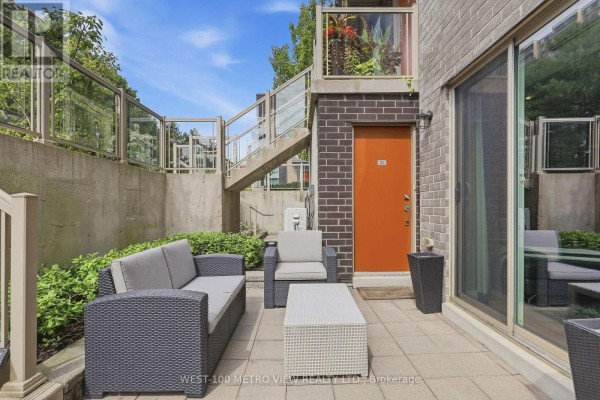 102 - 3 Applewood Lane, Toronto, ON, photo 2