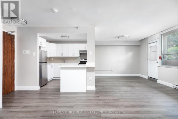 Bathroom - 102 - 34 Walmer Road, Toronto, ON M5R2W6 Photo 5