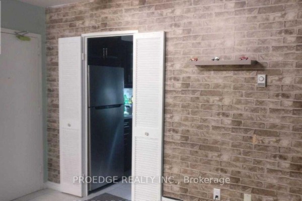 102 - 5 Massey Square, Toronto, ON, photo 3