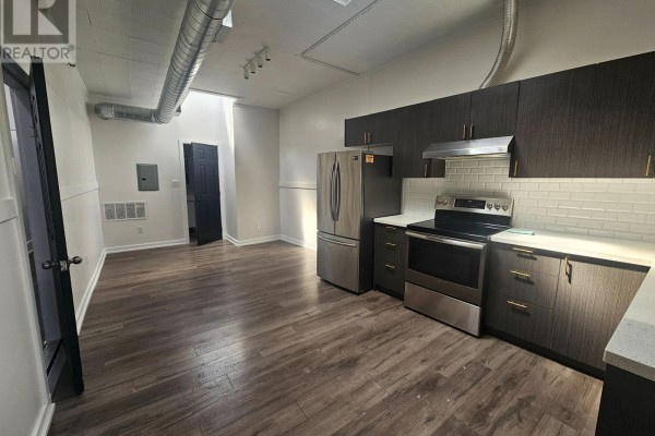 Kitchen - 101 - 75 Main Street N, Brampton, ON L6X1M8 Photo 4