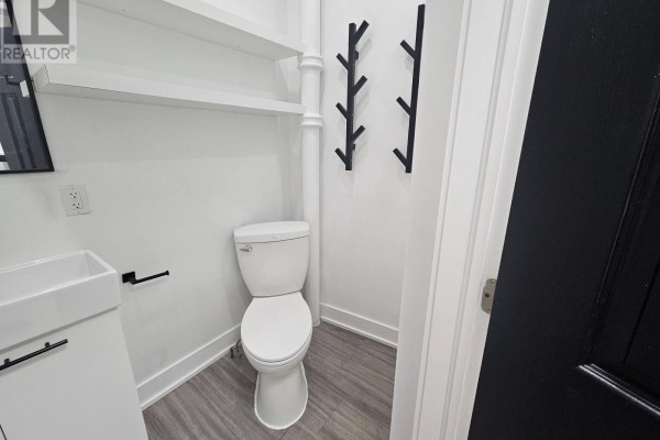 Bathroom - 101 - 75 Main Street N, Brampton, ON L6X1M8 Photo 5