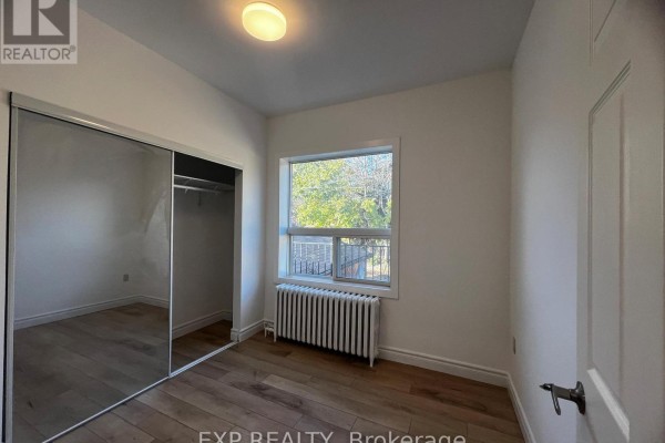 102 - 804a St Clair Avenue W, Toronto, ON M6C1B6 Photo 5