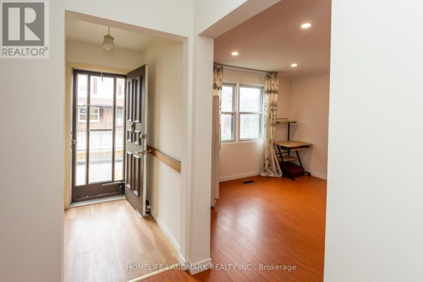 102 - 91 L'amoreaux Drive S, Toronto, ON, photo 3