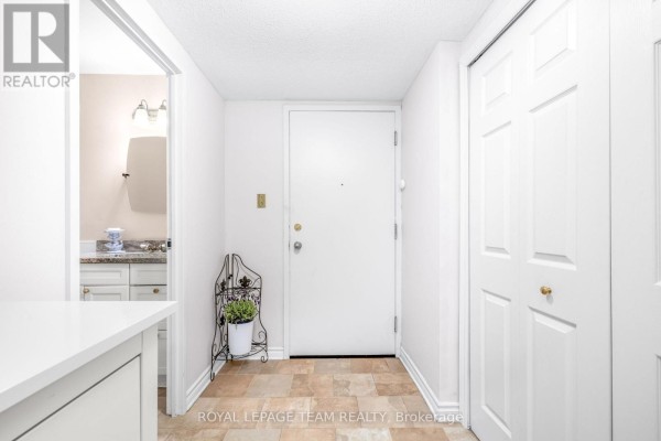 Kitchen - 102 - 960 Teron Road S, Ottawa, ON K2K2B6 Photo 3