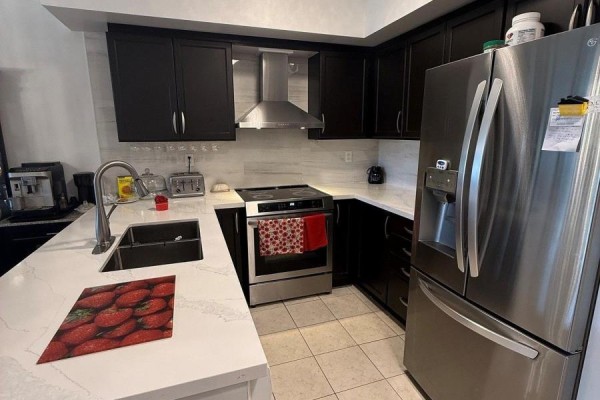 102 - 9901 Keele Street, Vaughan, ON L6A0A1 Photo 5