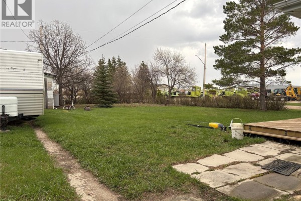 Kitchen - 102- 104 2nd Avenue, Meacham, SK S0K2V0 Photo 2