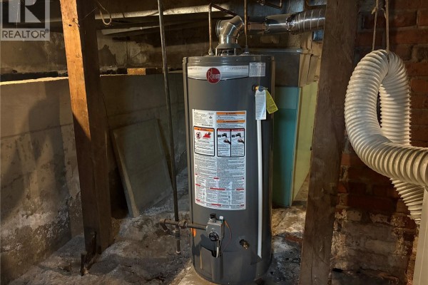 Living room - 102- 104 2nd Avenue, Meacham, SK S0K2V0 Photo 3