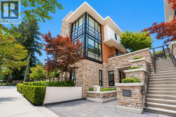 102 1055 Ridgewood Drive, North Vancouver, BC V7R0A6 Photo 2