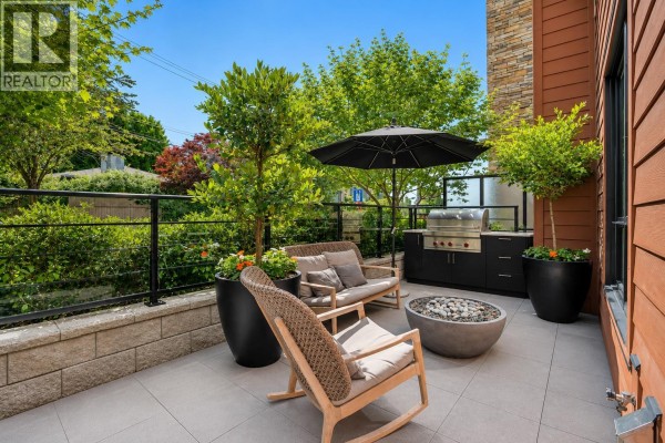 102 1055 Ridgewood Drive, North Vancouver, BC V7R0A6 Photo 4