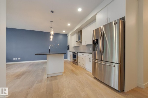#102 10606 84 Av Nw, Edmonton, AB T6E2H6 Photo 5