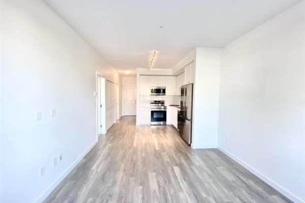 102 15858 Fraser Highway, Surrey, BC V4N6X4 Photo 4