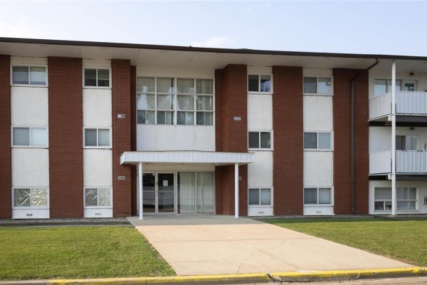 102 1591 26th Street, Brandon, MB, photo 2