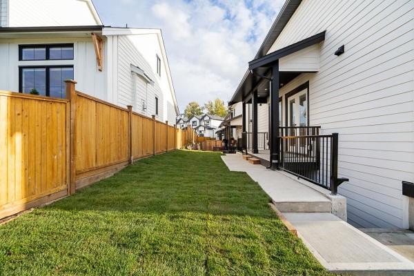 102 1840 165a Street, Surrey, BC V3Z9X5 Photo 3