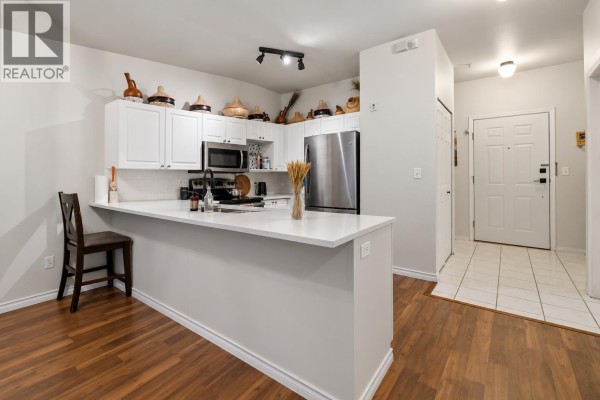 102 2109 Rowland Street, Port Coquitlam, BC V3C6J4 Photo 5
