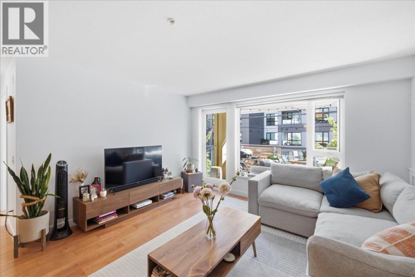 102 221 E 3rd Street, North Vancouver, BC V7L0C1 Photo 4