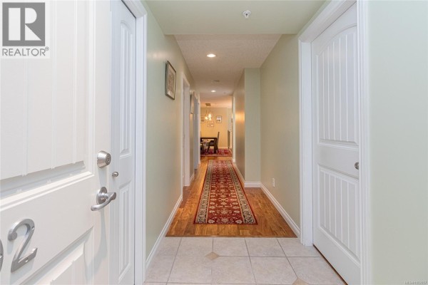 Laundry room - 102 2318 James White Blvd, Sidney, BC V8L1Z6 Photo 3