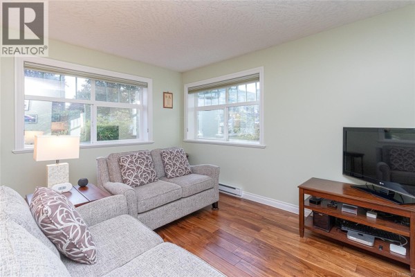 Bedroom - 102 2318 James White Blvd, Sidney, BC V8L1Z6 Photo 5
