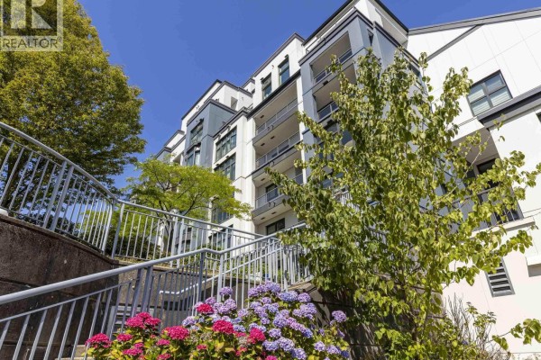 102 2528 E Broadway, Vancouver, BC V5M4V2 Photo 2
